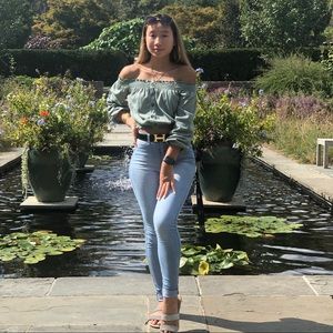 Meet your Posher, Chloe